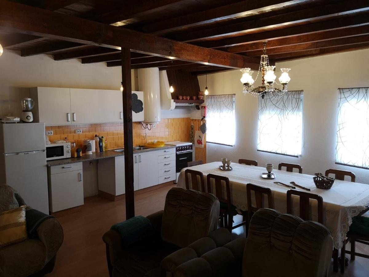 Casa Largo Da Praca Βίλα Alcongosta Εξωτερικό φωτογραφία