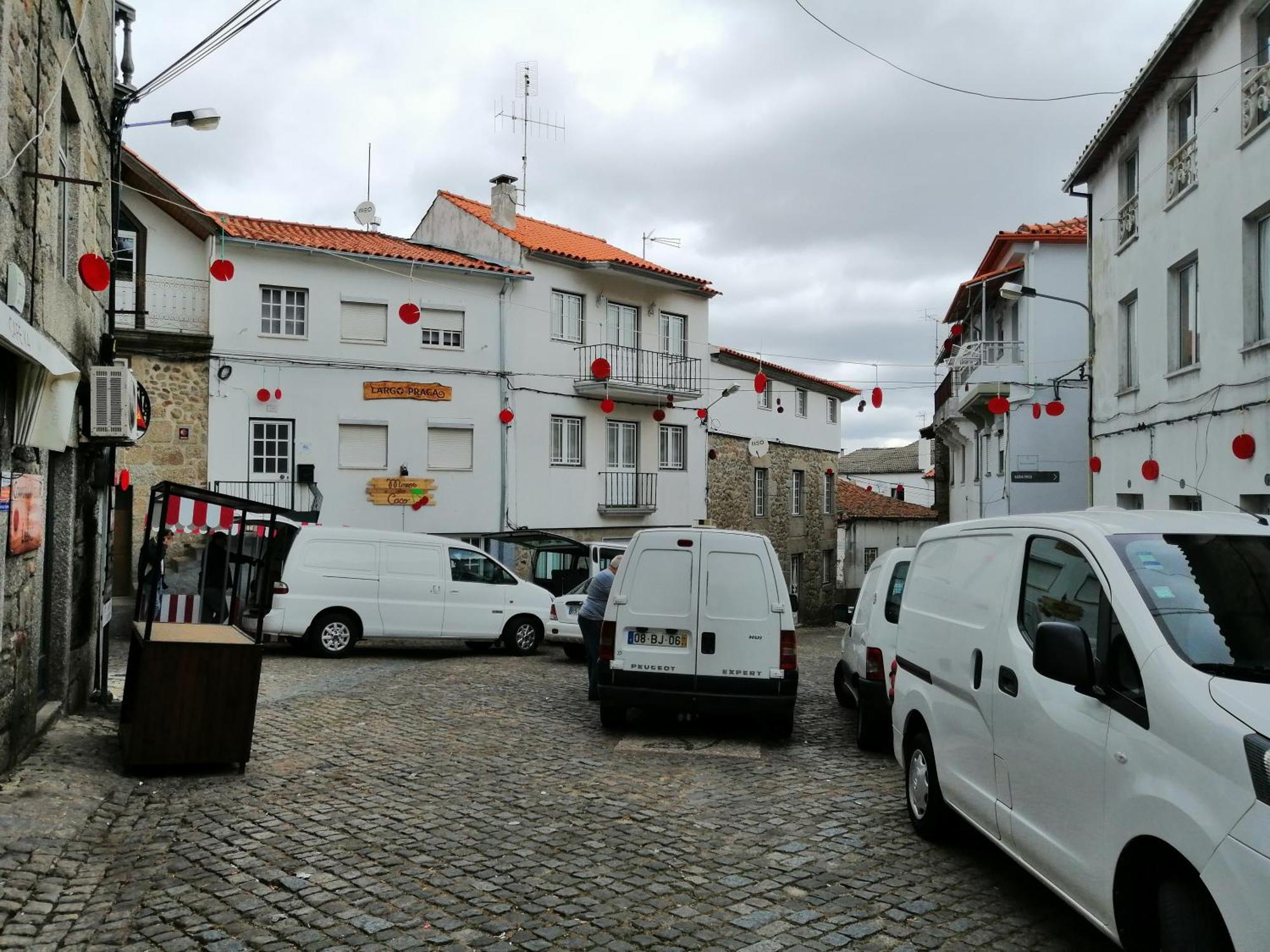 Casa Largo Da Praca Βίλα Alcongosta Εξωτερικό φωτογραφία